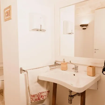 A Stare - Stone In The Historic Center - Apartment Molfetta